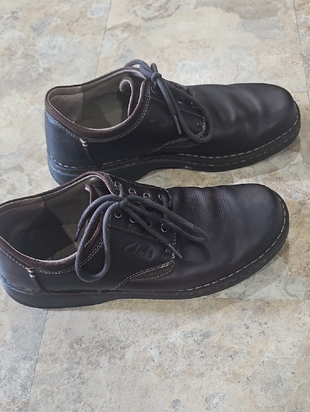 Clarks Men's Dark Brown Lace-Up Leather Oxfords - Picture 5 of 9